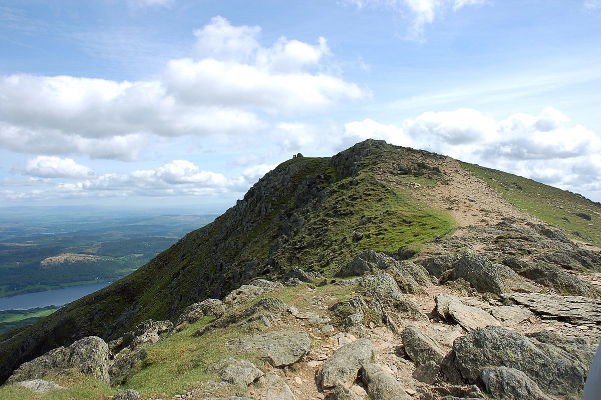 1200px-Old_Man_of_Coniston_-_panoramio.jpg