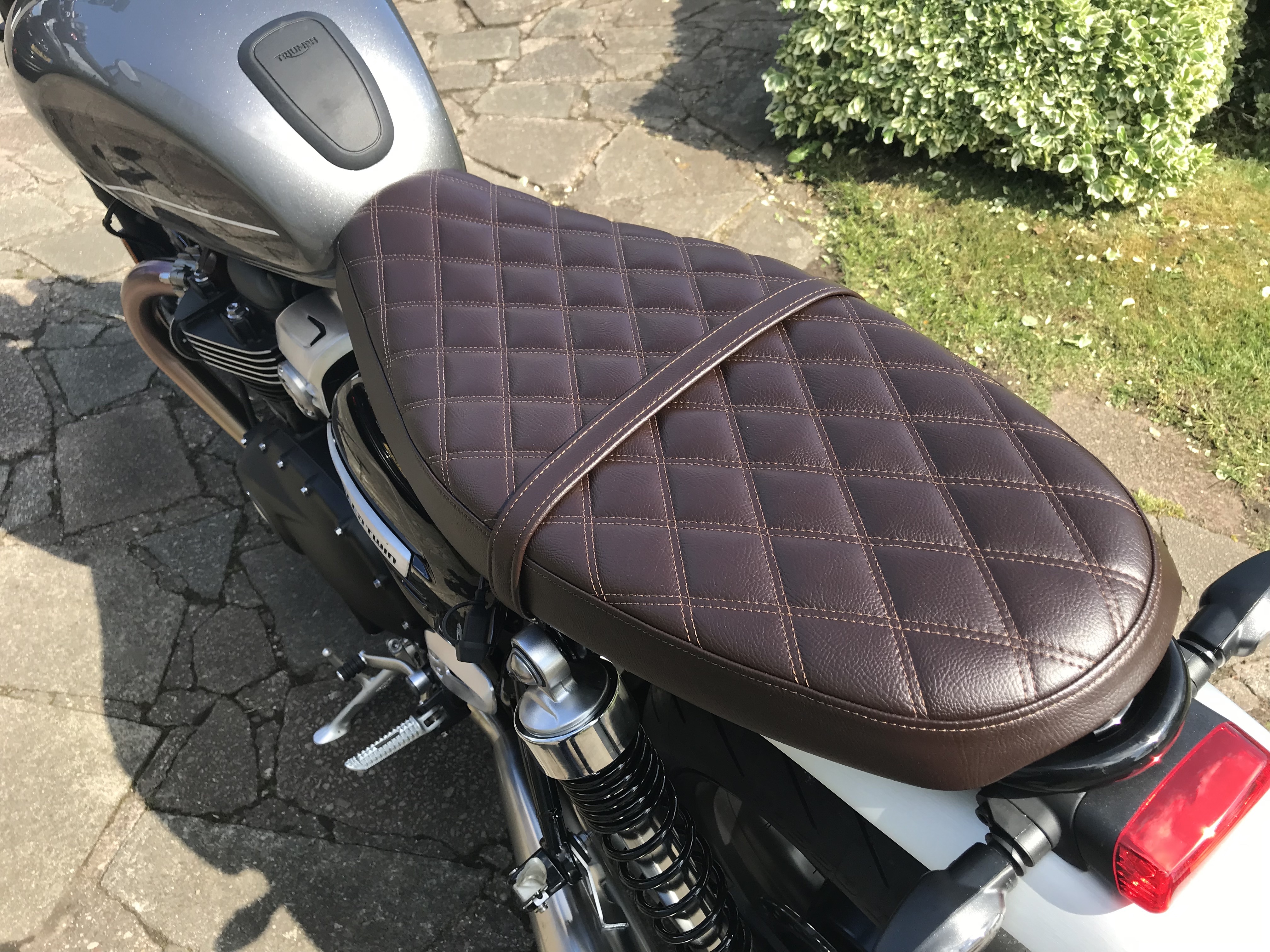 Speed Twin - Brown Quilted Seat For Sale | The Triumph Forum