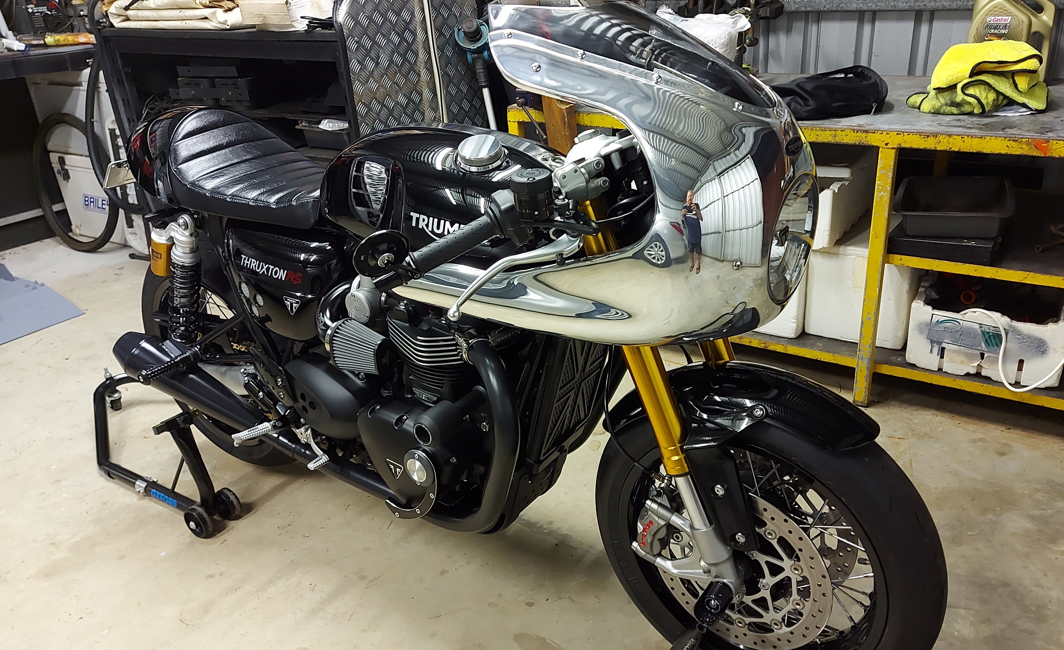 Thruxton 900 on sale front fairing