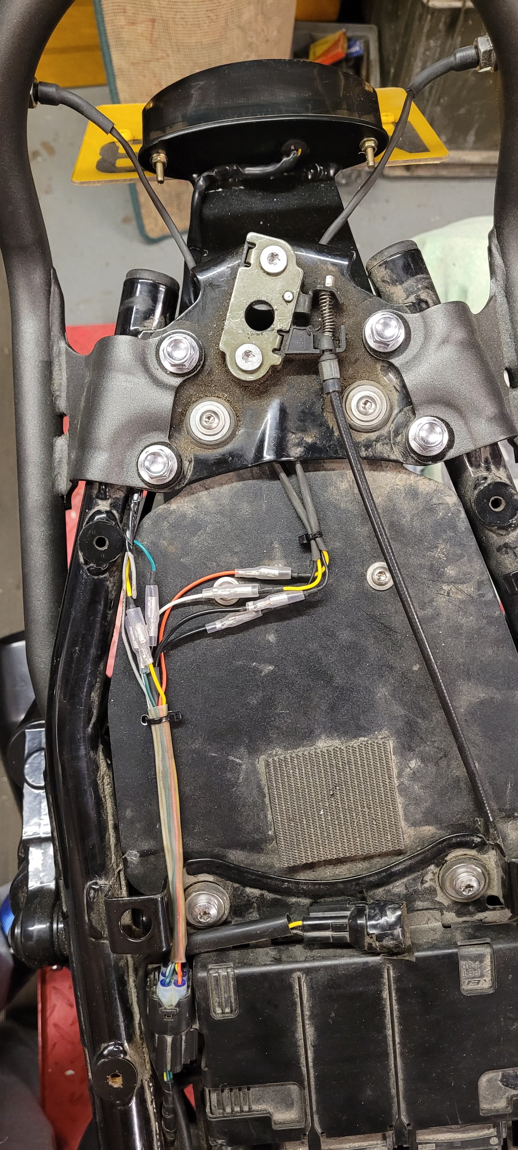 2004 Thruxton 900 Tail Light Not Working The Triumph Forum