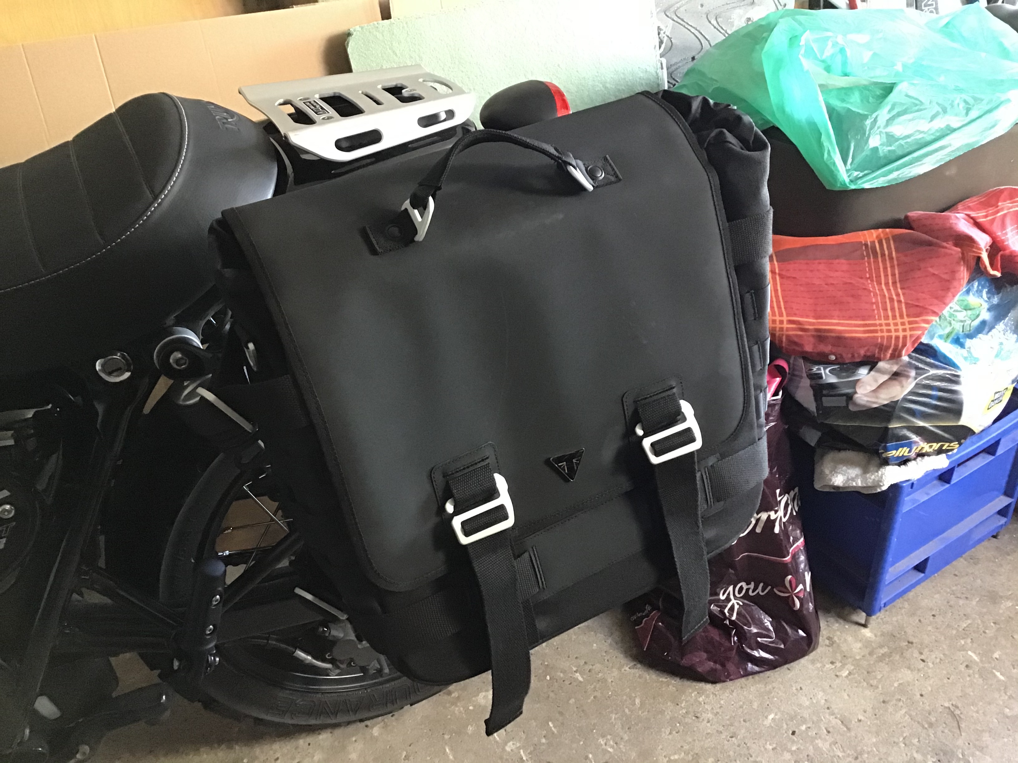 triumph rugged pannier