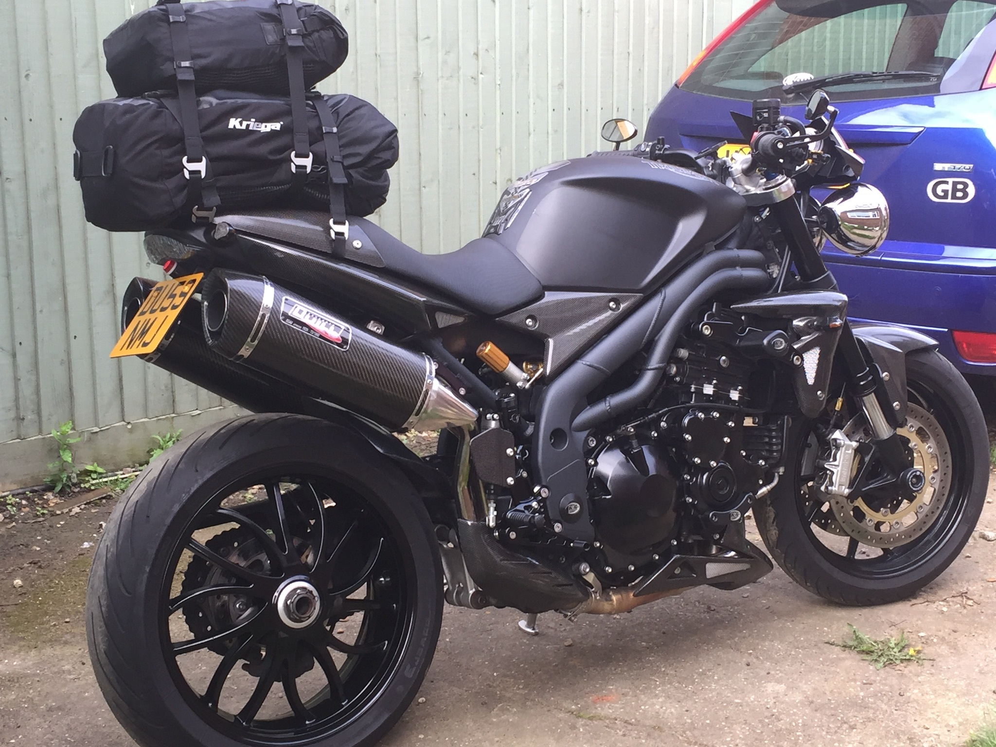 Triumph speed triple store tail bag