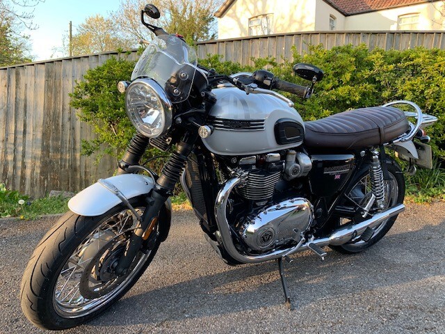 Triumph bonneville deals t120 aftermarket exhaust