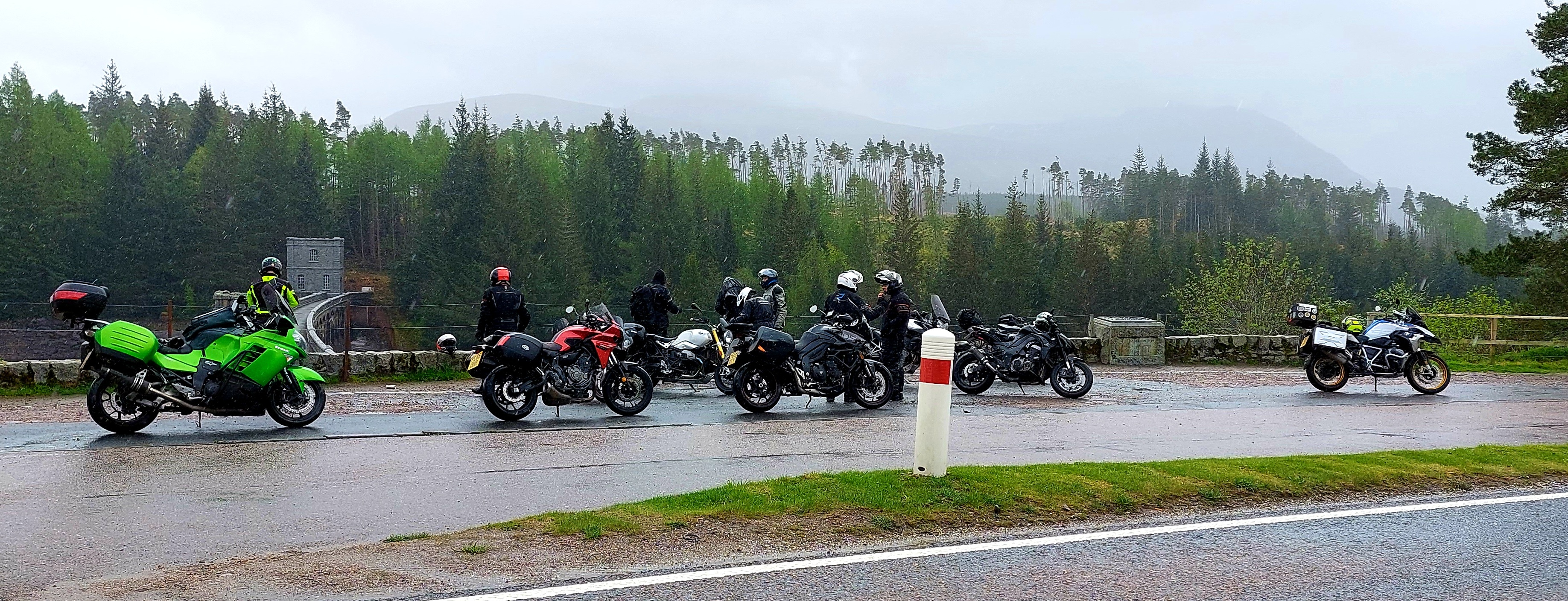 a wet laggan dam.jpg