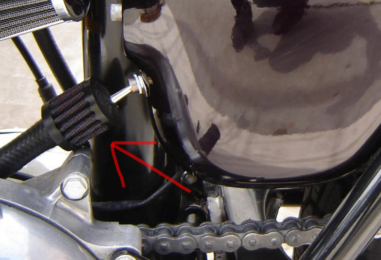 crankcase vent.jpg