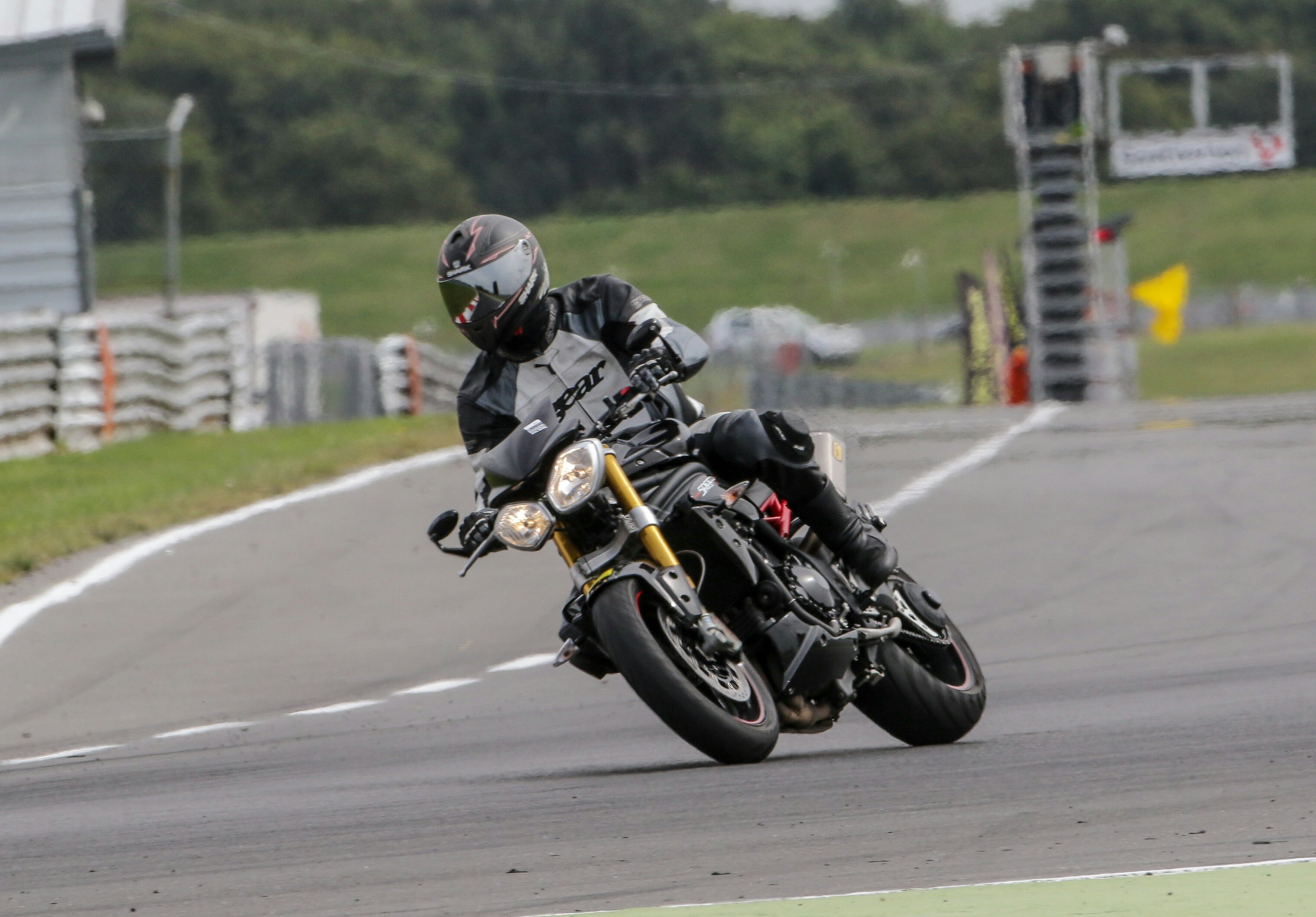 downloadh_110815_2614_snetterton_1.jpg