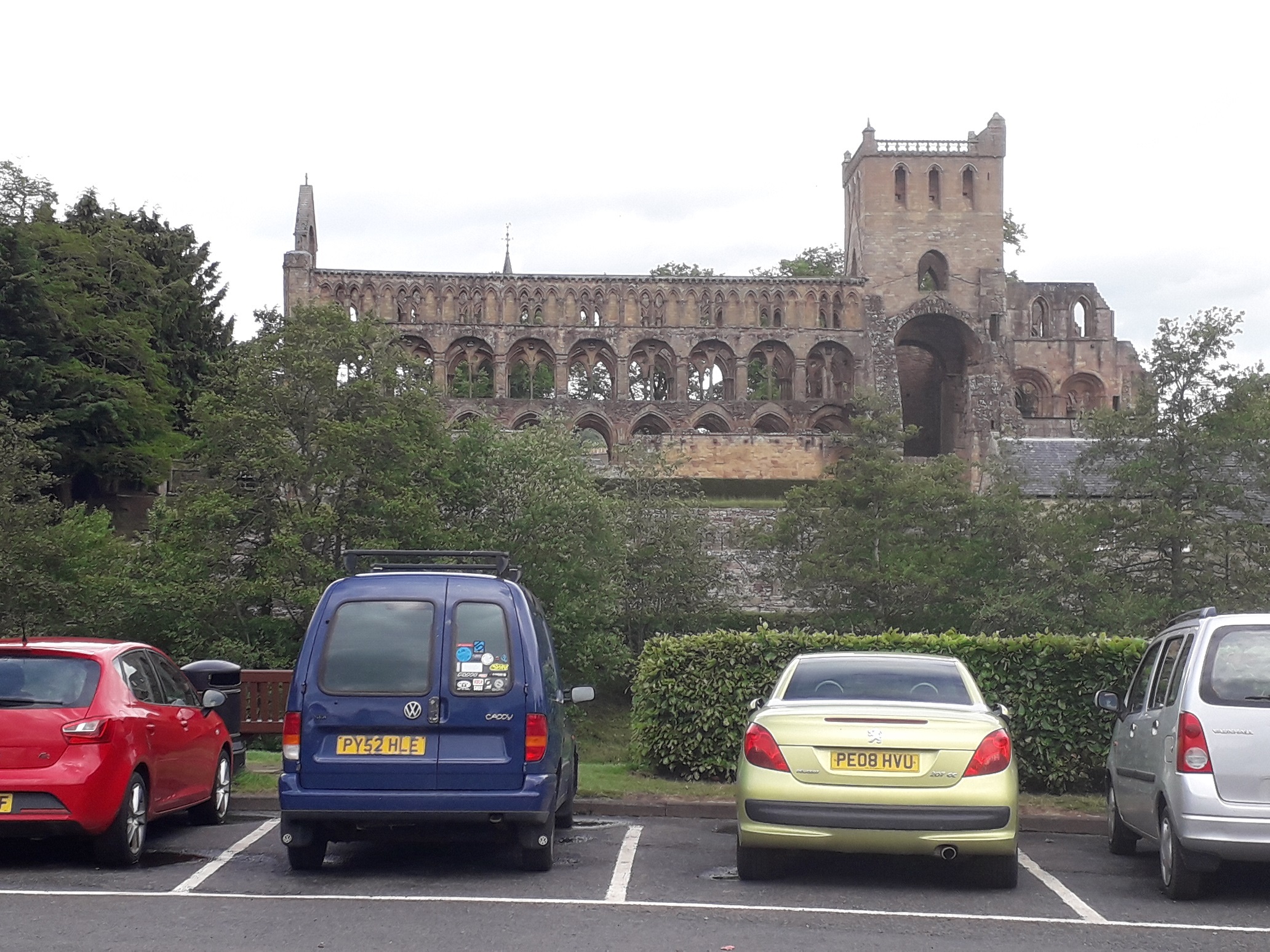 Jedburgh Abbey.jpg