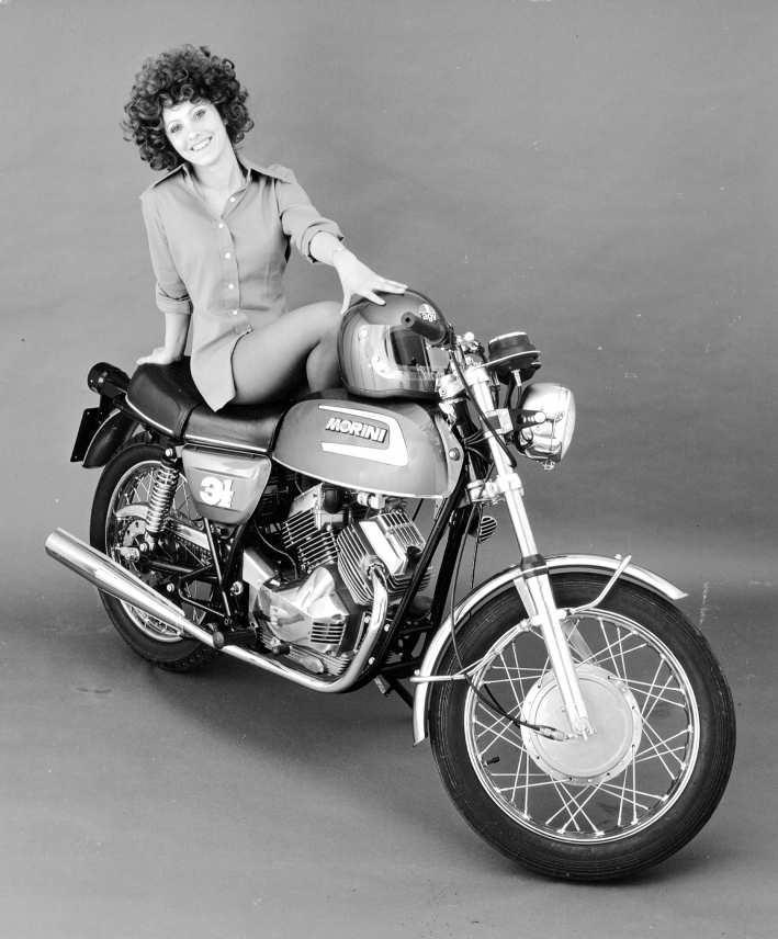 motogirl8negro.jpg