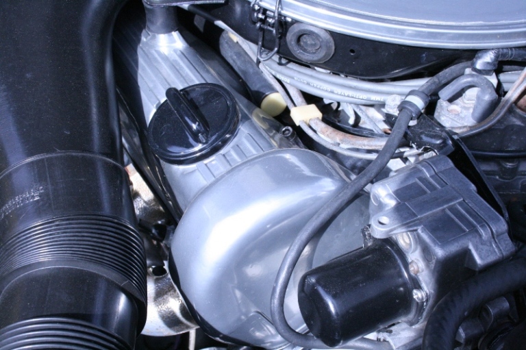 Right valve cover - Copy.JPG