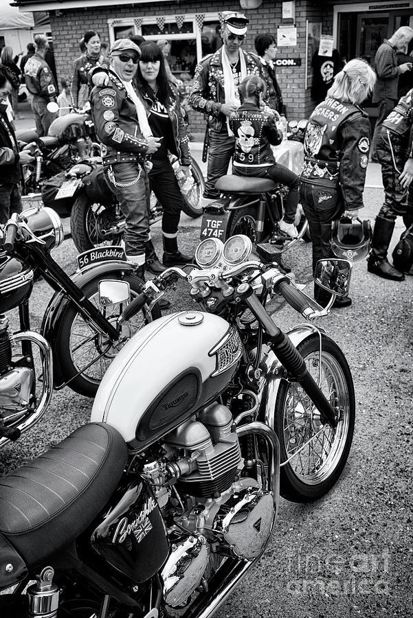 rockers-and-british-motorcycles-monochrome-tim-gainey[1].jpg