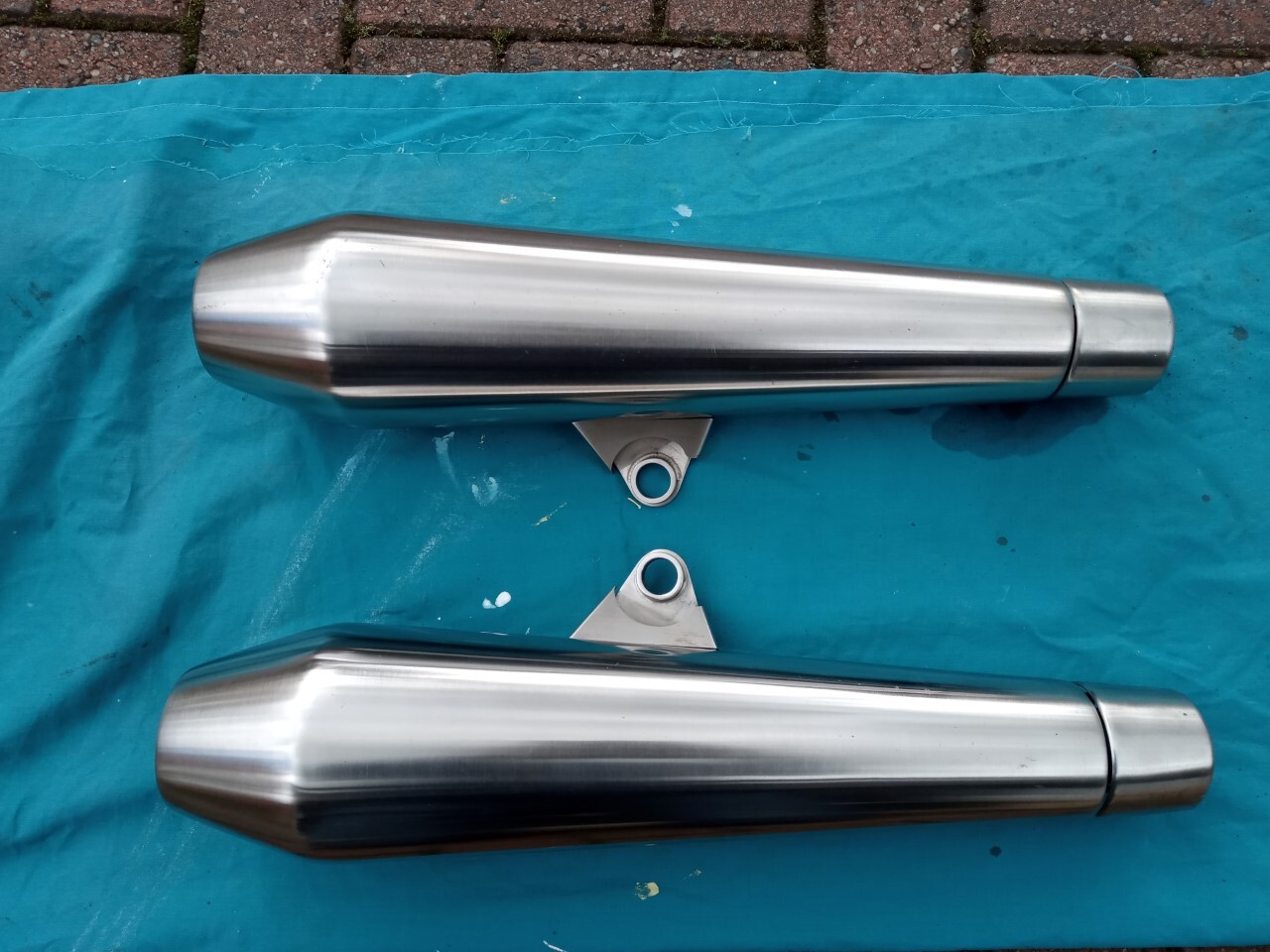 Thruxton silencers #1.jpg