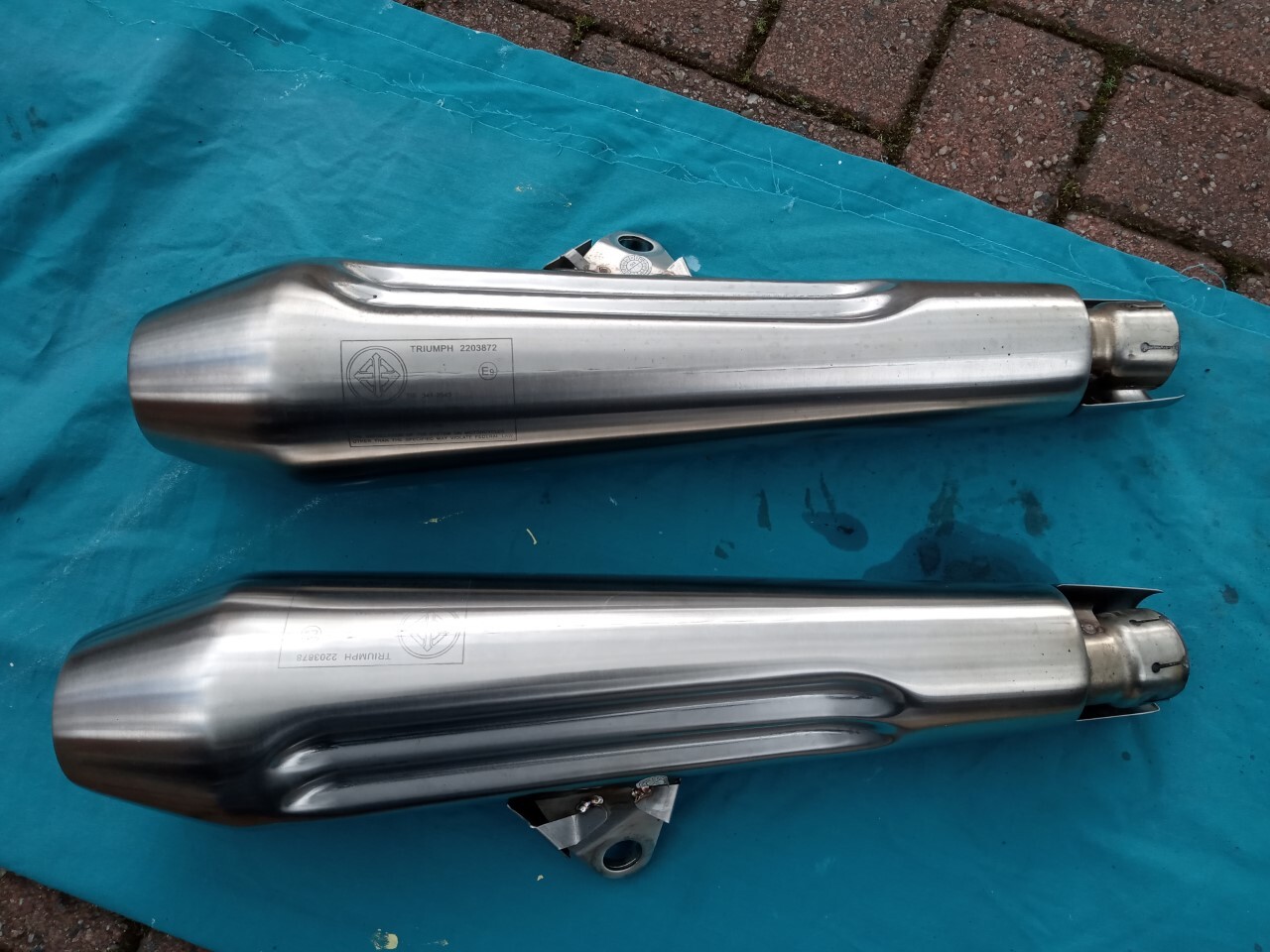 Thruxton silencers #2.jpg