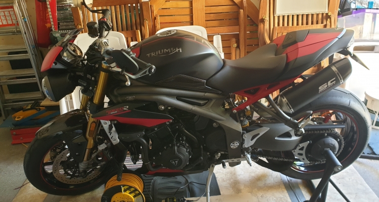 Speed Triple 1050r Dark Edition No.9/50 For Sale