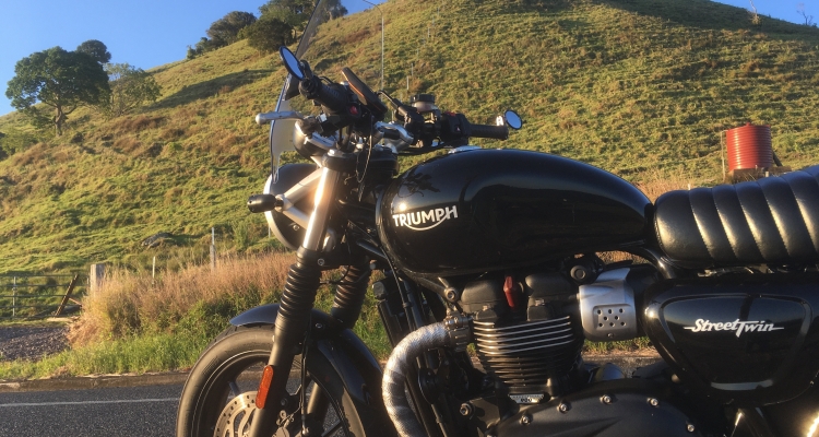 National Cycles Deflector Screen On Street Twin. First Impressions.