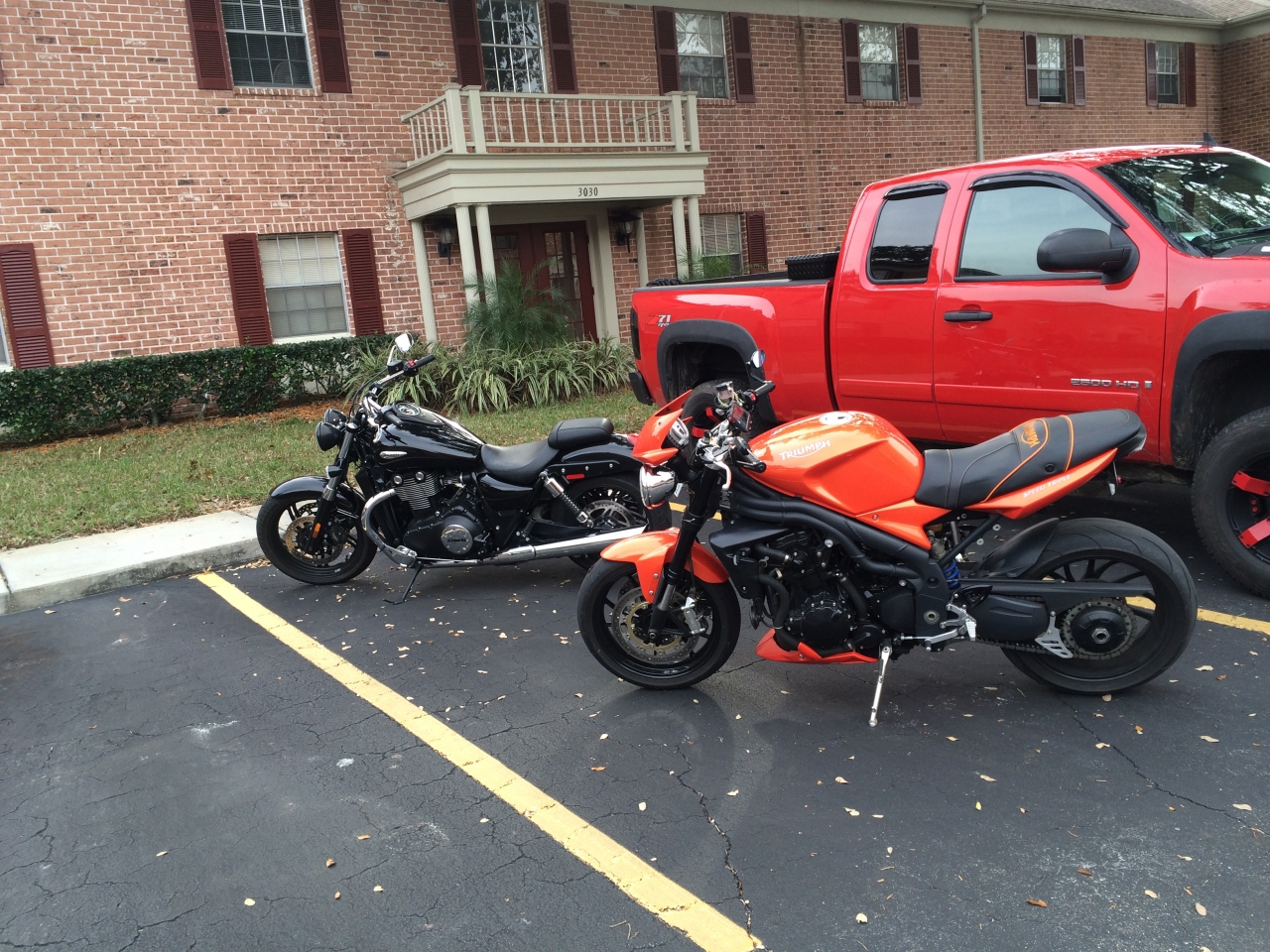 My buddies speed triple and Amelia side by side. Love my triumph storm