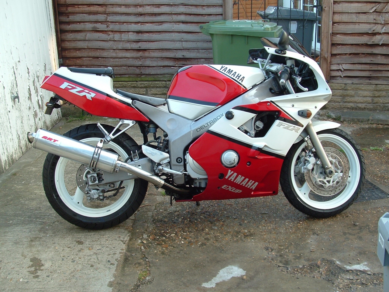 FZR400RR