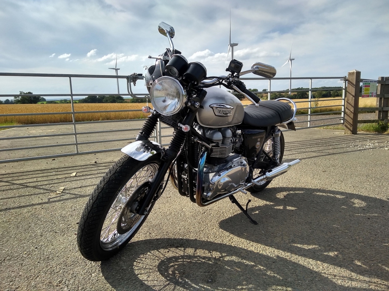 Bonneville 790