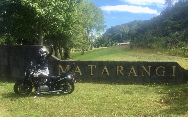 Coromandel seaside village with nice cafe and Four Square market.