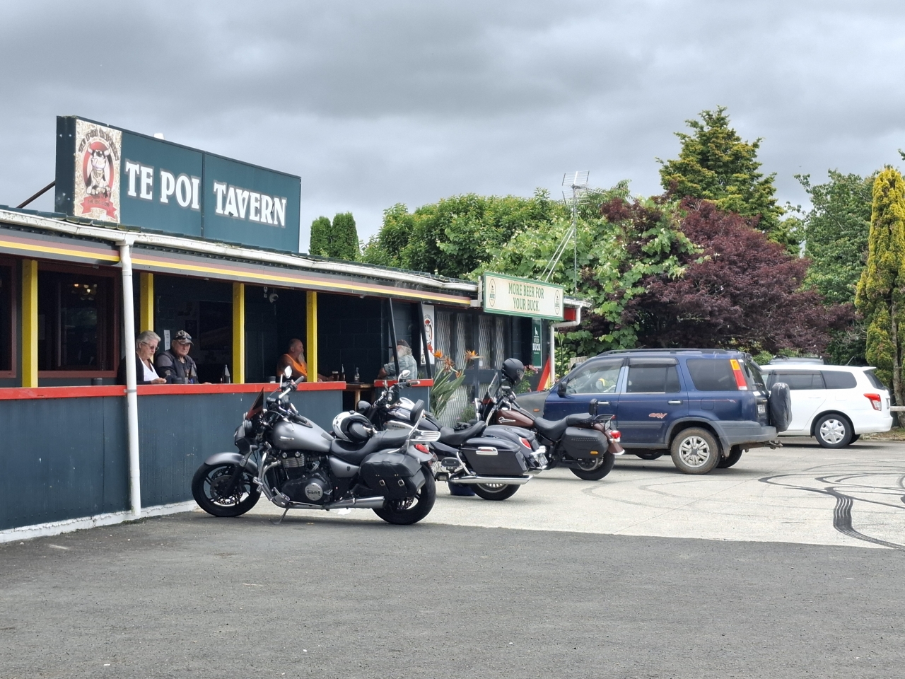 The Big Cow / Te Poi tavern in south Waikato heading to Rotorua. Good food and parking