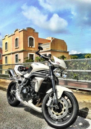 Speed Triple