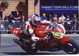 R6 Yamaha - racing at IOM in Manx GP - 2005