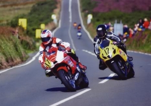 R6 Yamaha - racing at IOM in Manx GP - 2005