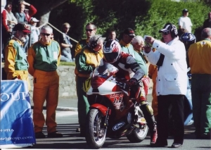 R6 Yamaha - racing at IOM in Manx GP - 2005