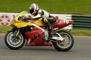 Suzuki gsxr1000 k2 - at Cadwell park